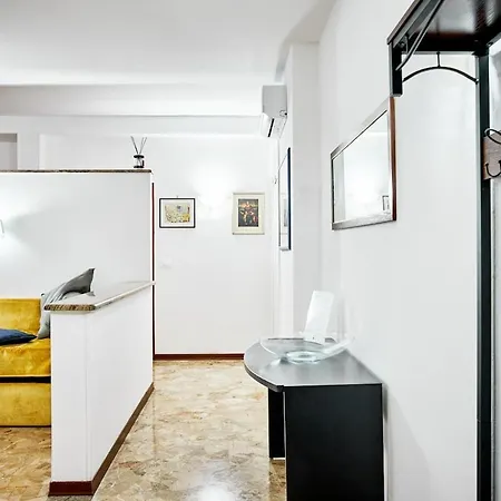 Rossi Free Parking Apartment