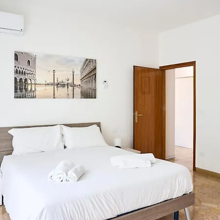Rossi Free Parking Apartment
